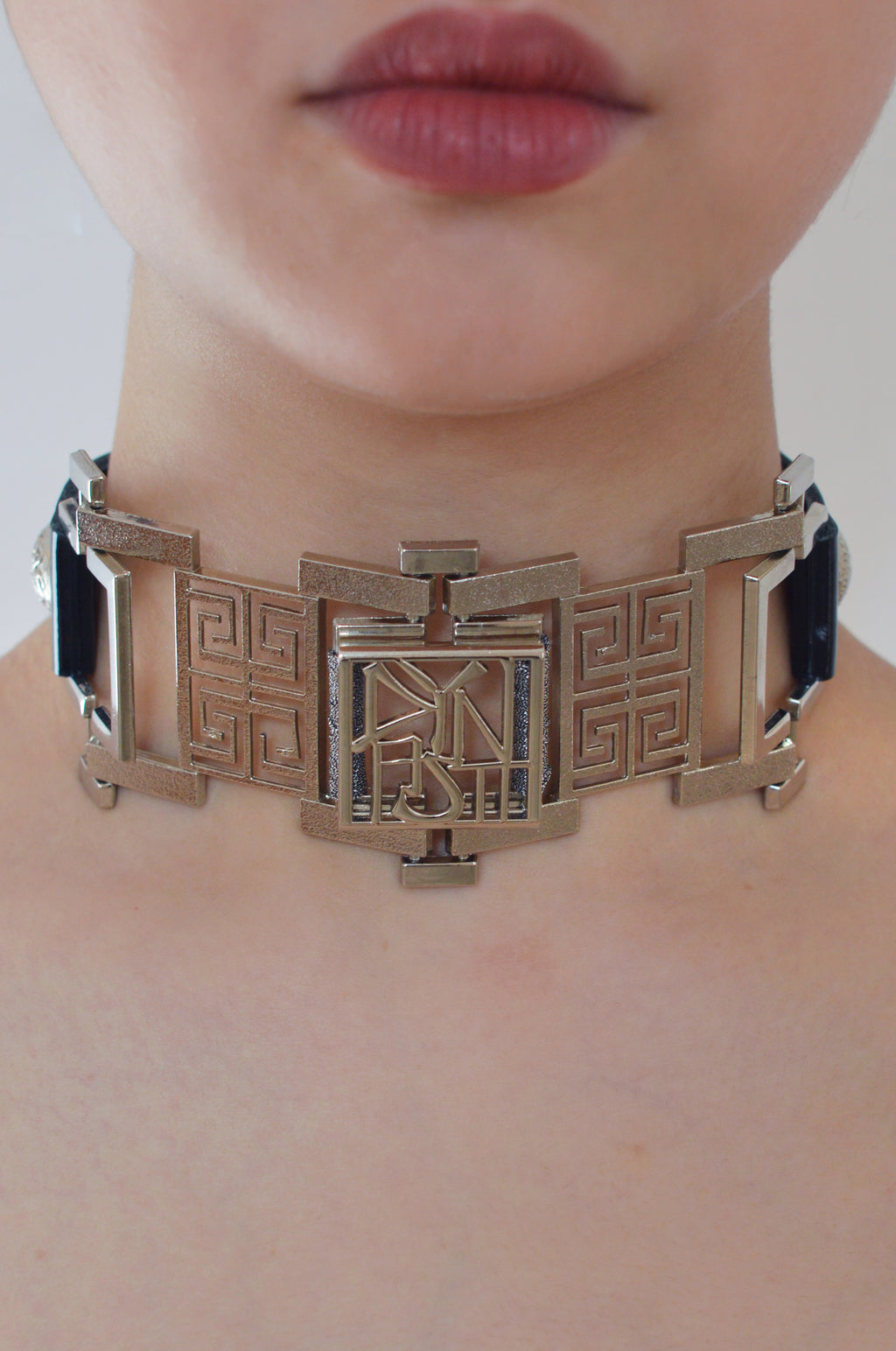 The Gladiator's Silver Chain Leather Choker