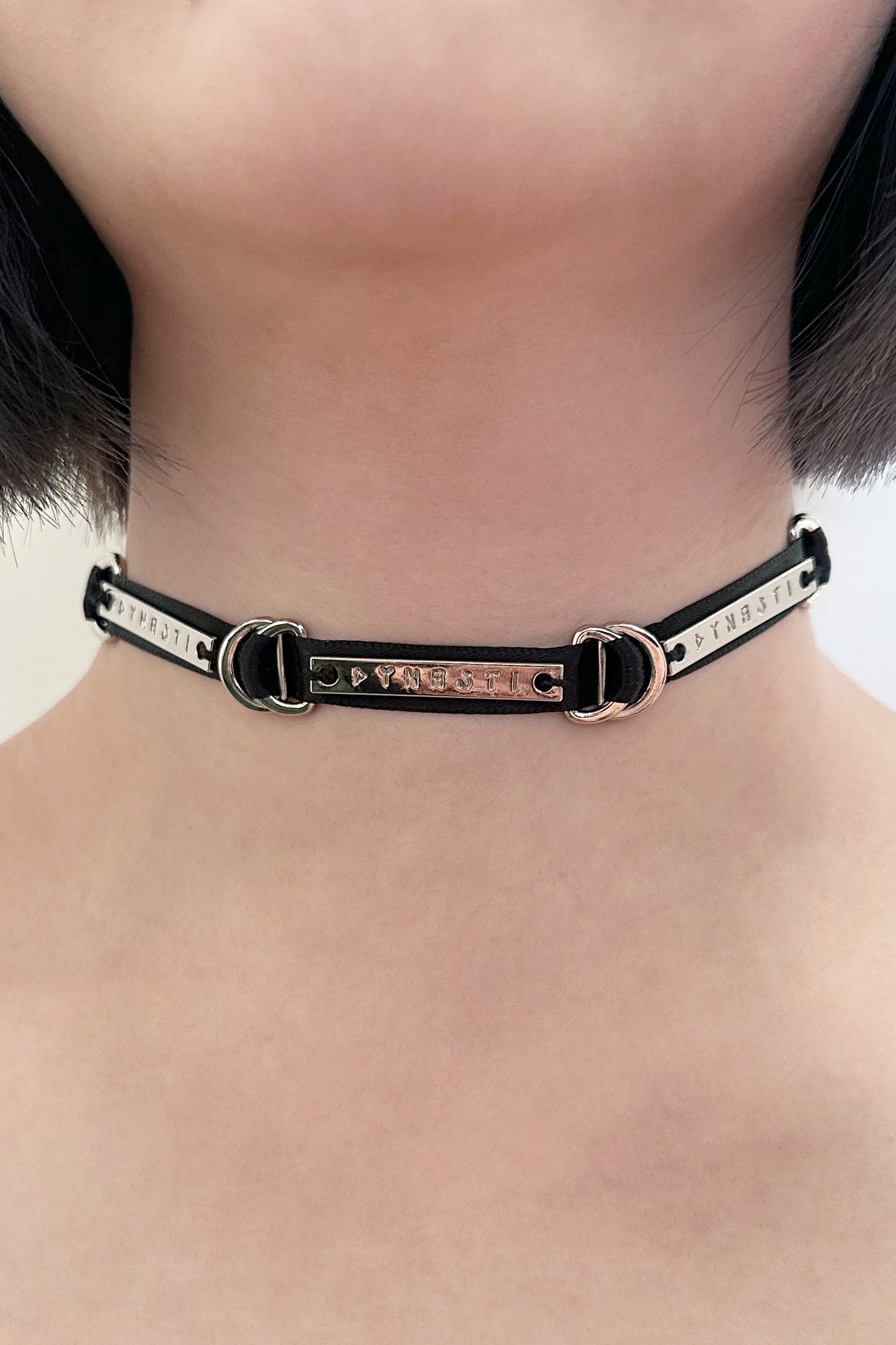 Dynasti Classic Logo Choker