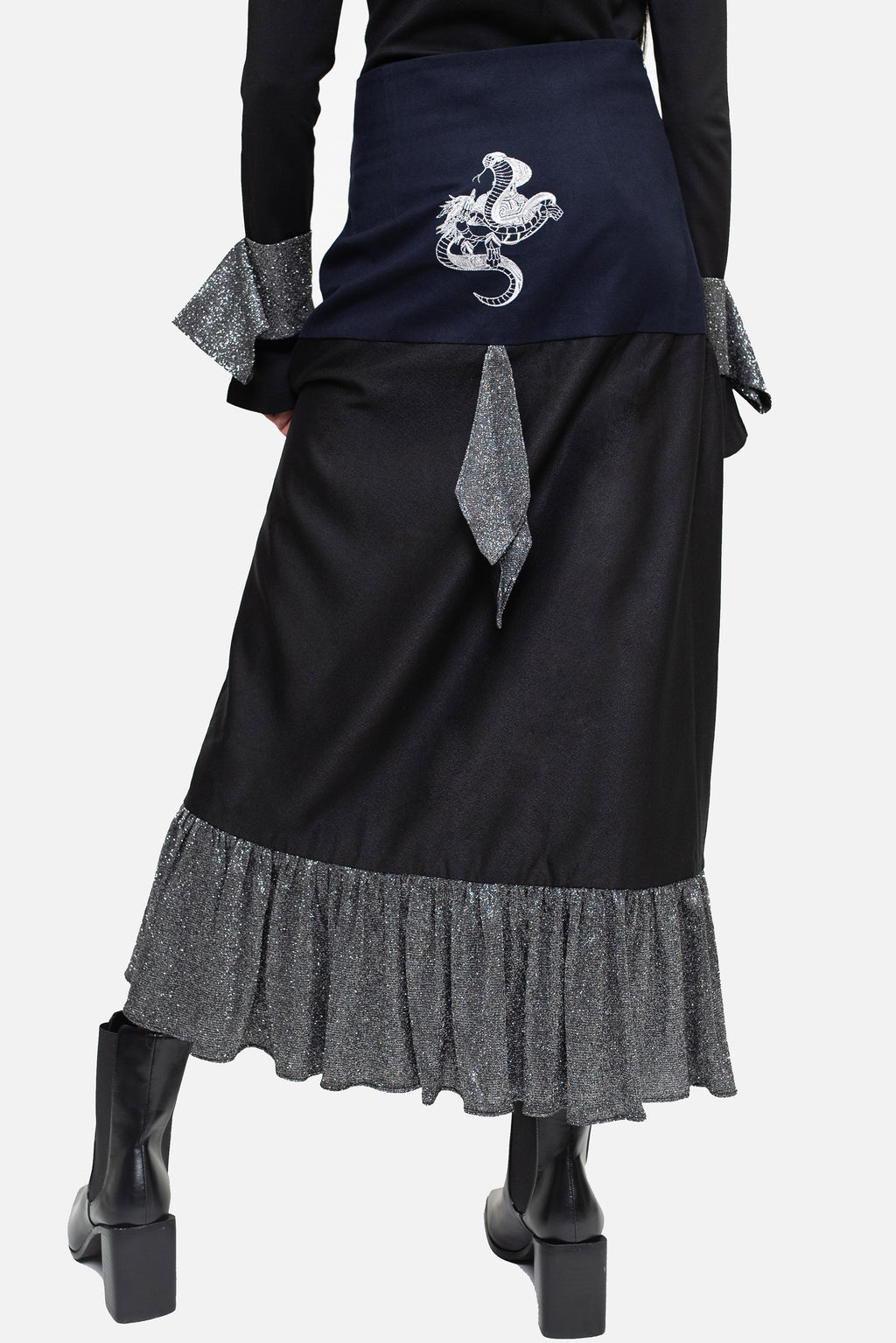 Genbu Embroidered High Waisted Slit Maxi Skirt