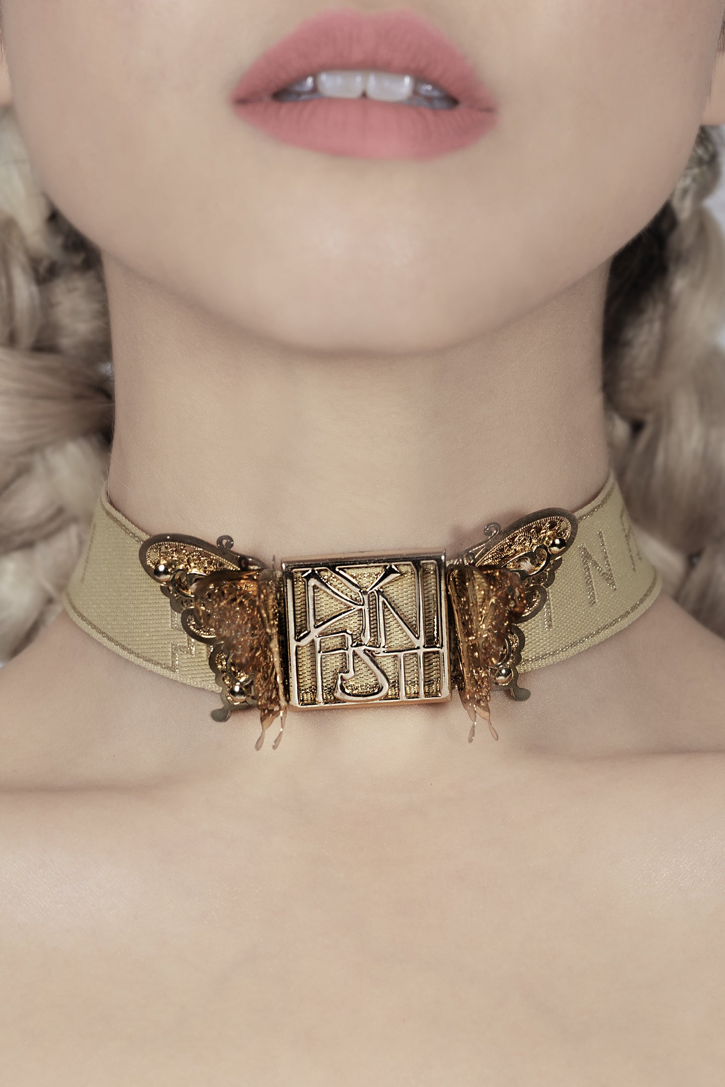 Madame Marilyn Luxe 3D Butterfly Noir Champagne Choker
