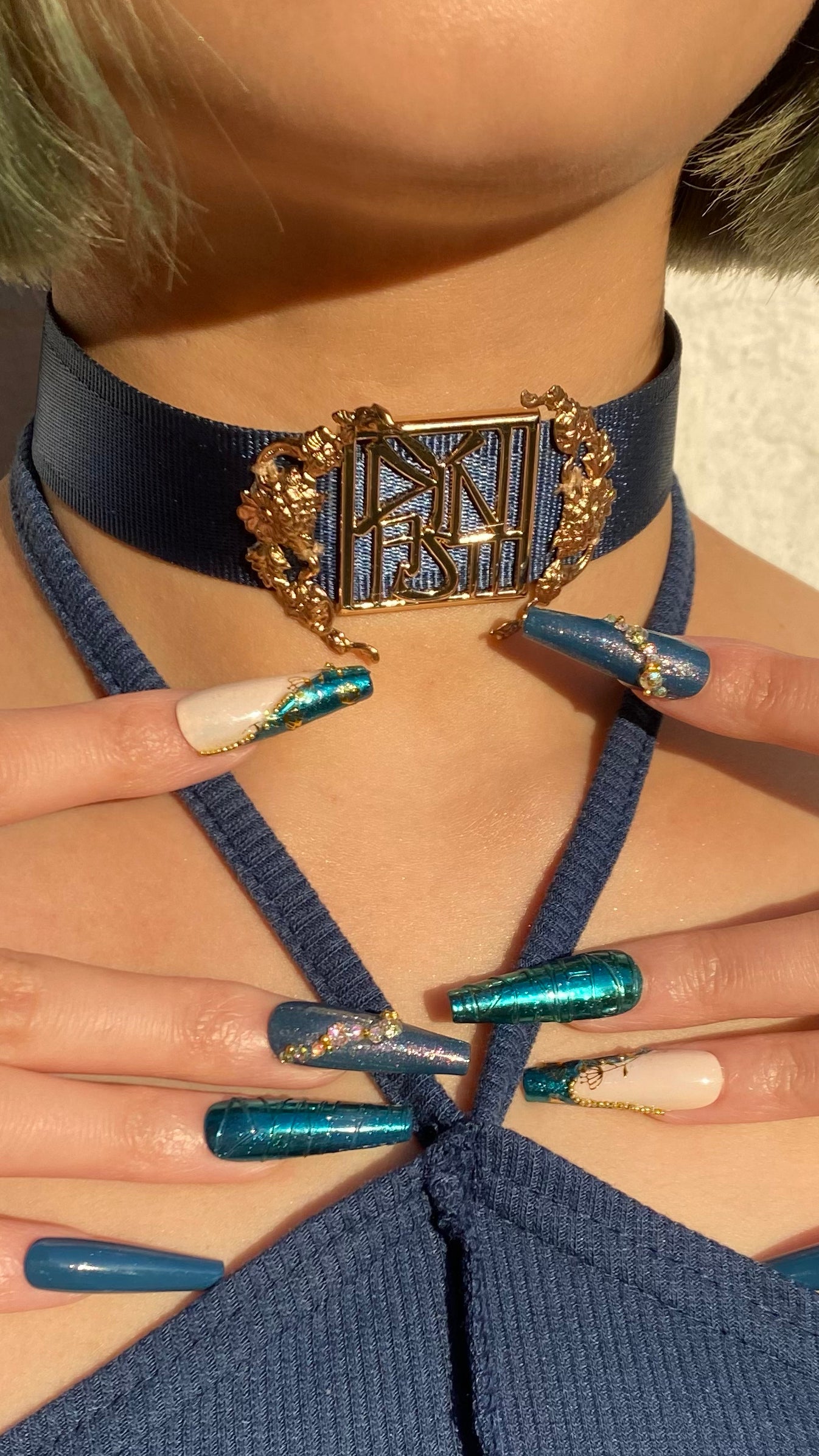 Royal Iris Choker