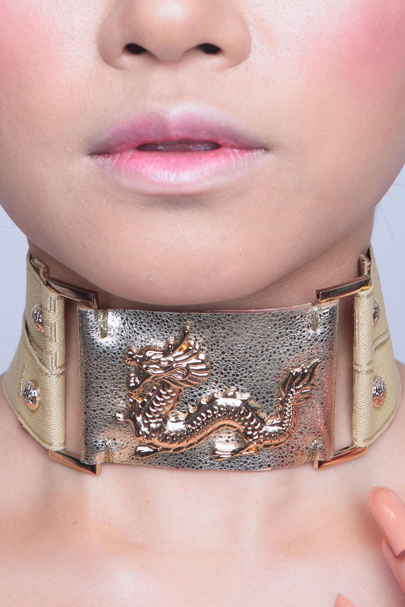 Dragon Choker in Champagne with Dynasti Logo Straps