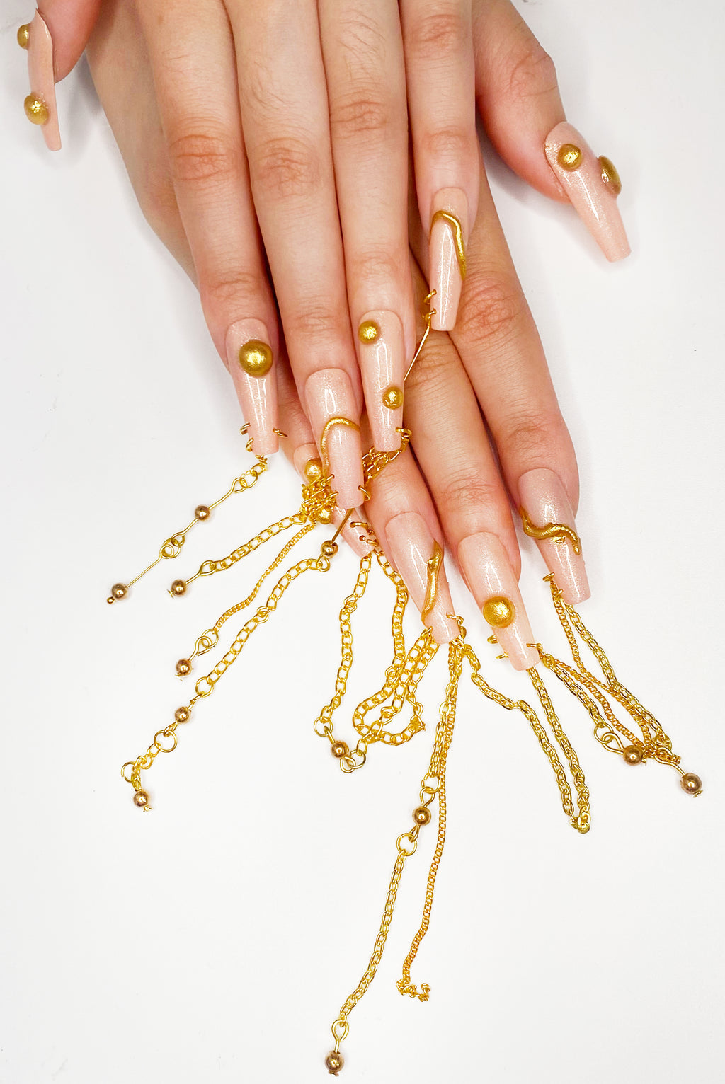 Golden Chain Droplets Nails